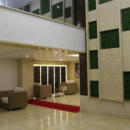 Hotel Ajantha Evergreen Vijayawāda Esterno foto