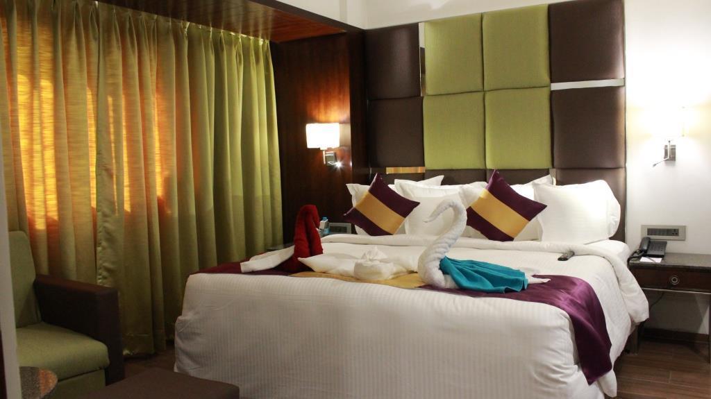 Hotel Ajantha Evergreen Vijayawāda Esterno foto