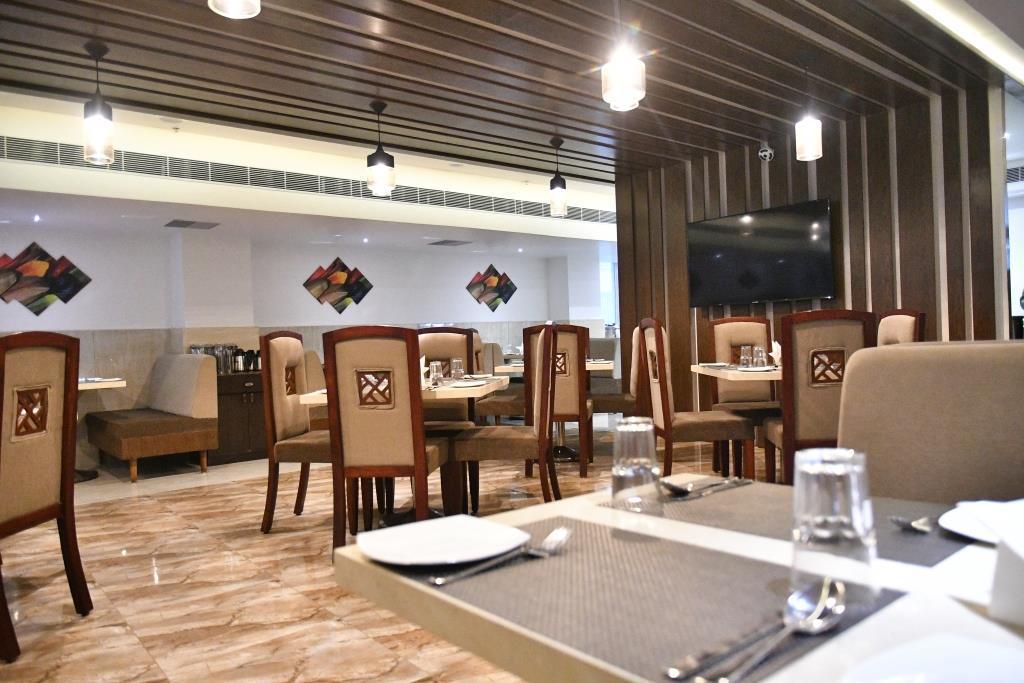 Hotel Ajantha Evergreen Vijayawāda Esterno foto
