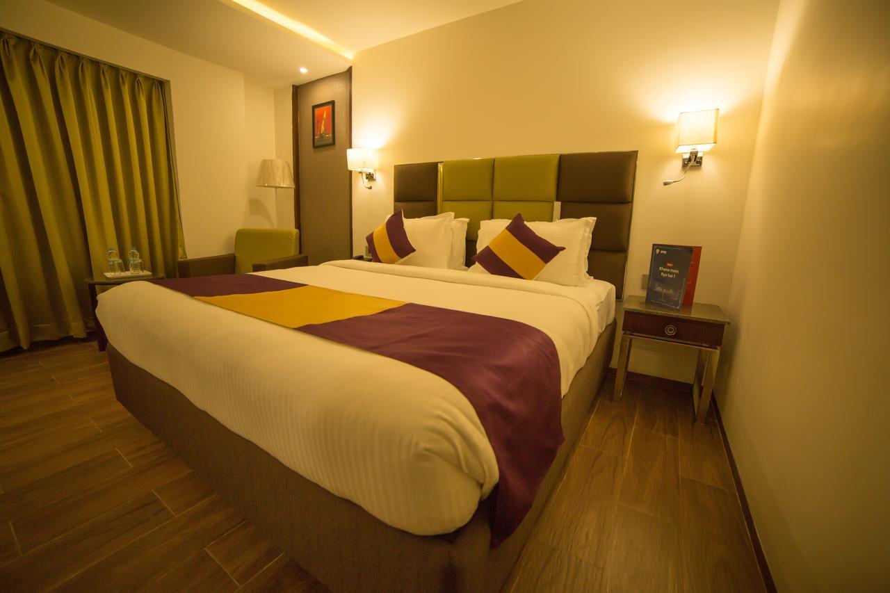 Hotel Ajantha Evergreen Vijayawāda Esterno foto